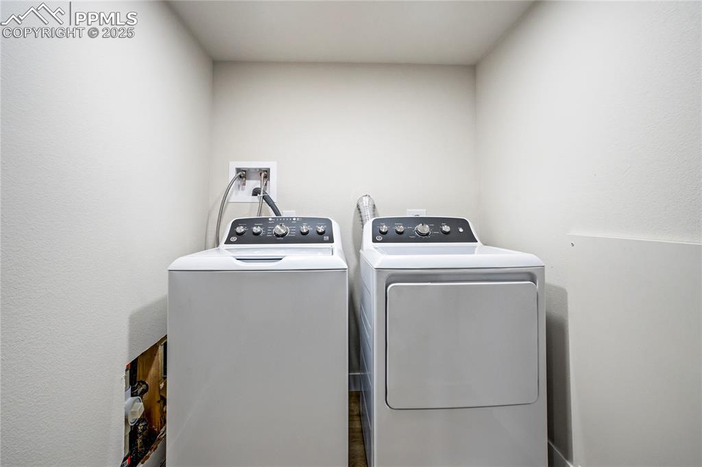 Image 38 of 40: Laundry