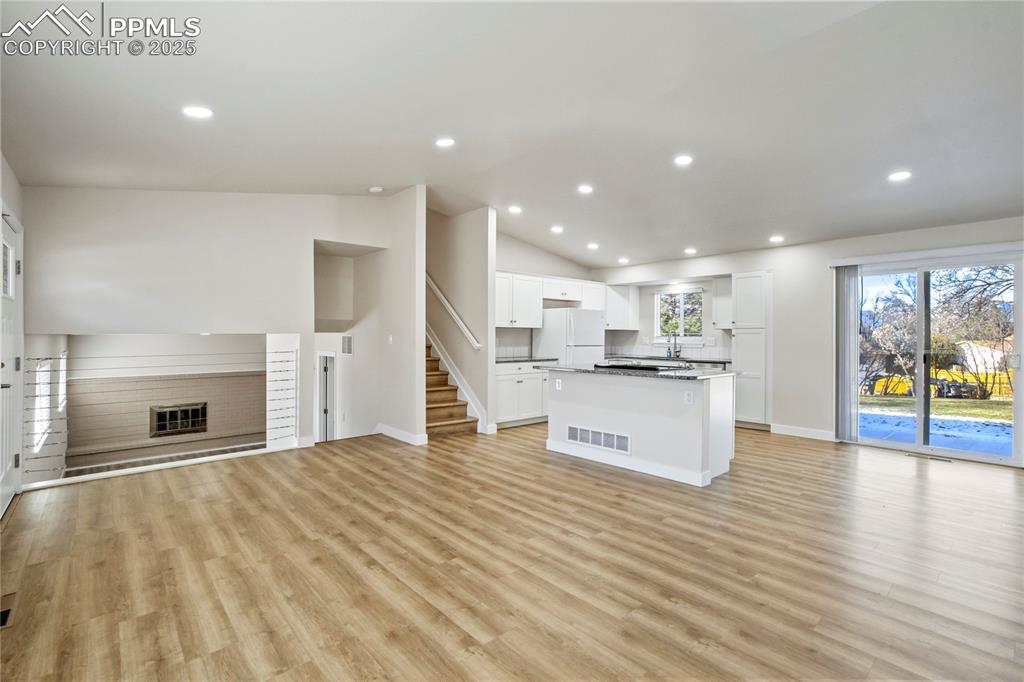 Image 8 of 40: Living Room