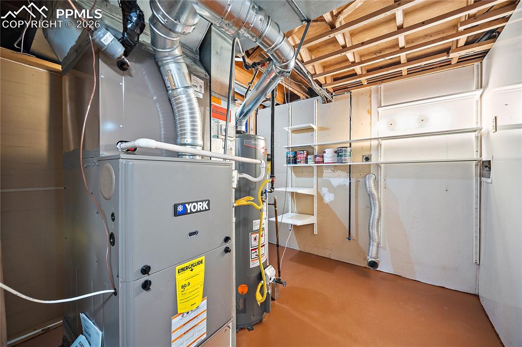 Image 32 of 45: Laundry and utility room