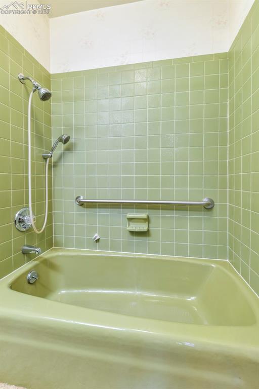 Image 21 of 50: Master Bathroom