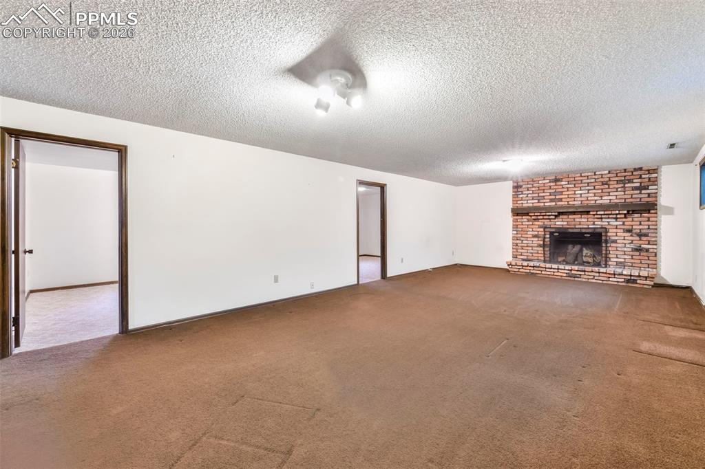 Image 25 of 50: Bedroom