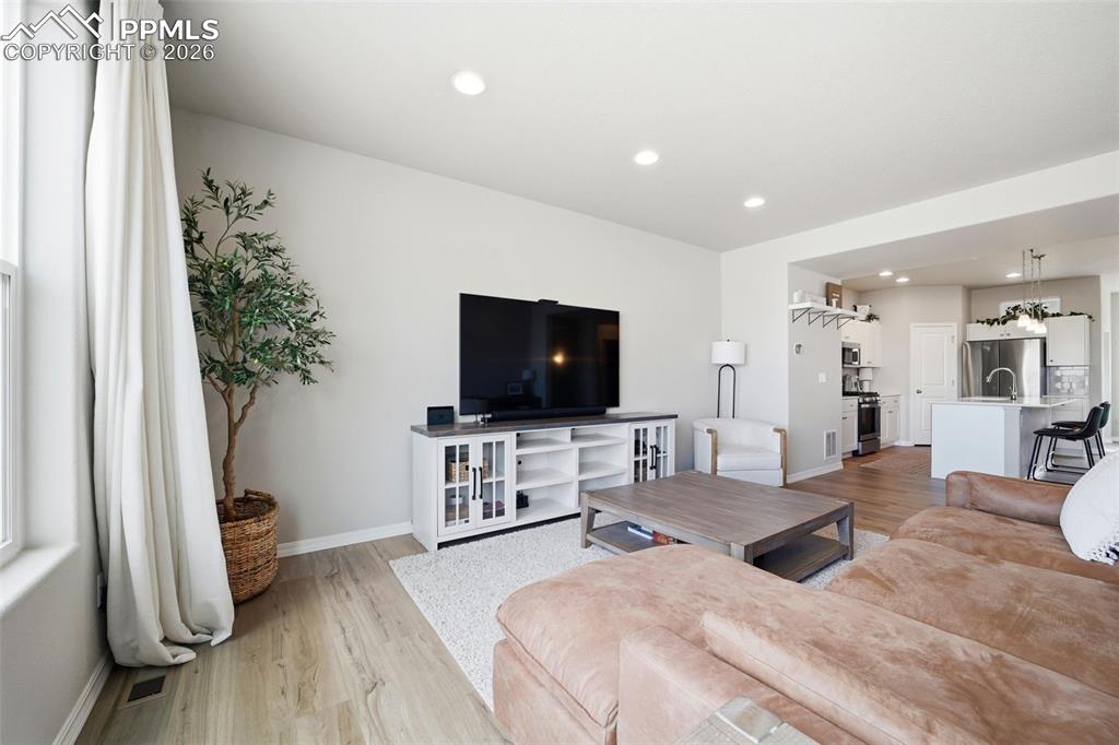 Image 14 of 44: Living Room