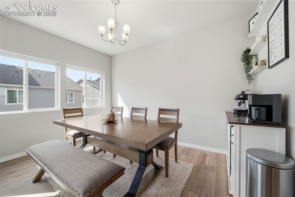 Image 20 of 44: Dining Area