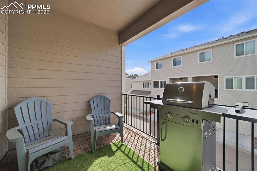 Image 24 of 44: Balcony