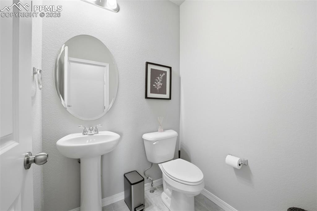 Image 26 of 44: Bathroom