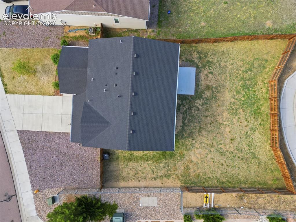 Image 29 of 34: Back of Structure