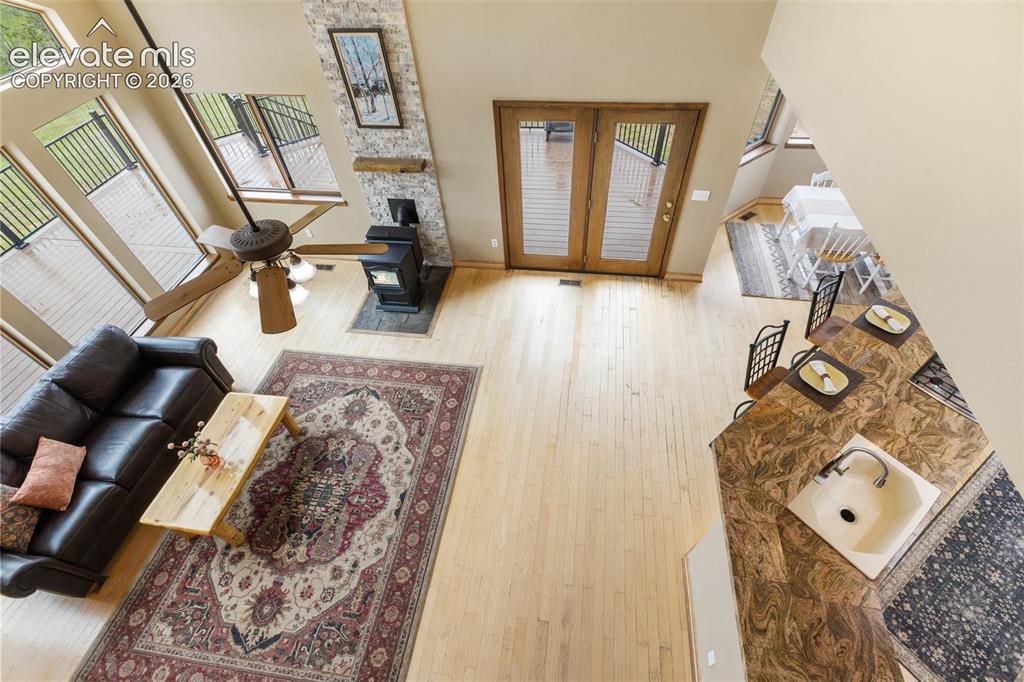 Image 10 of 50: Living Room