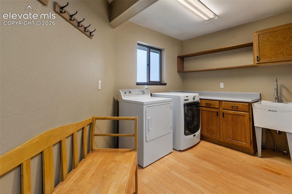 Image 33 of 50: Main floor laundry