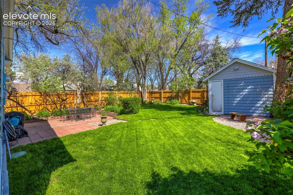 Image 38 of 48: Yard