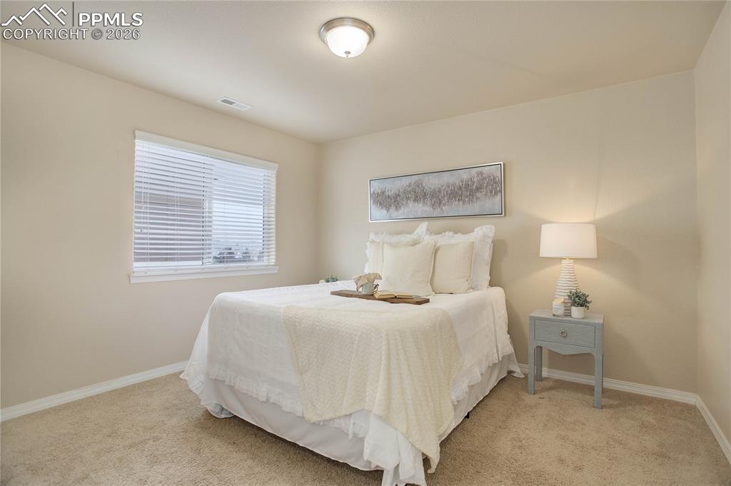 Image 19 of 23: Bedroom 3 - upper level