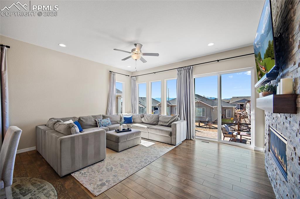 Image 11 of 48: Living Room