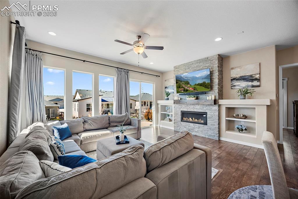 Image 12 of 48: Living Room