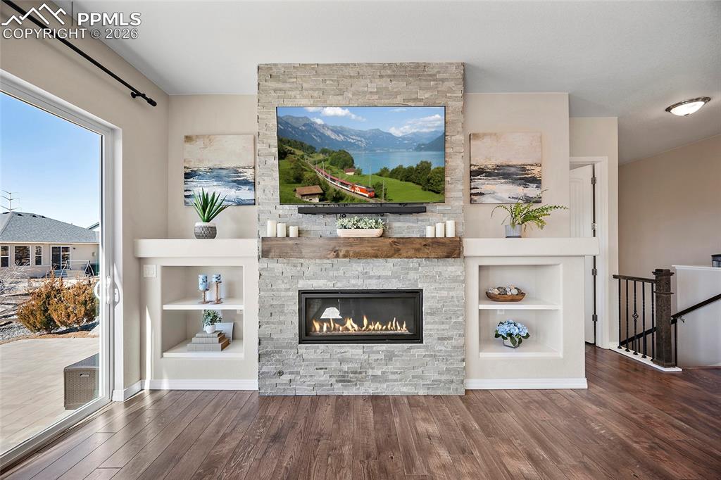 Image 13 of 48: Living Room