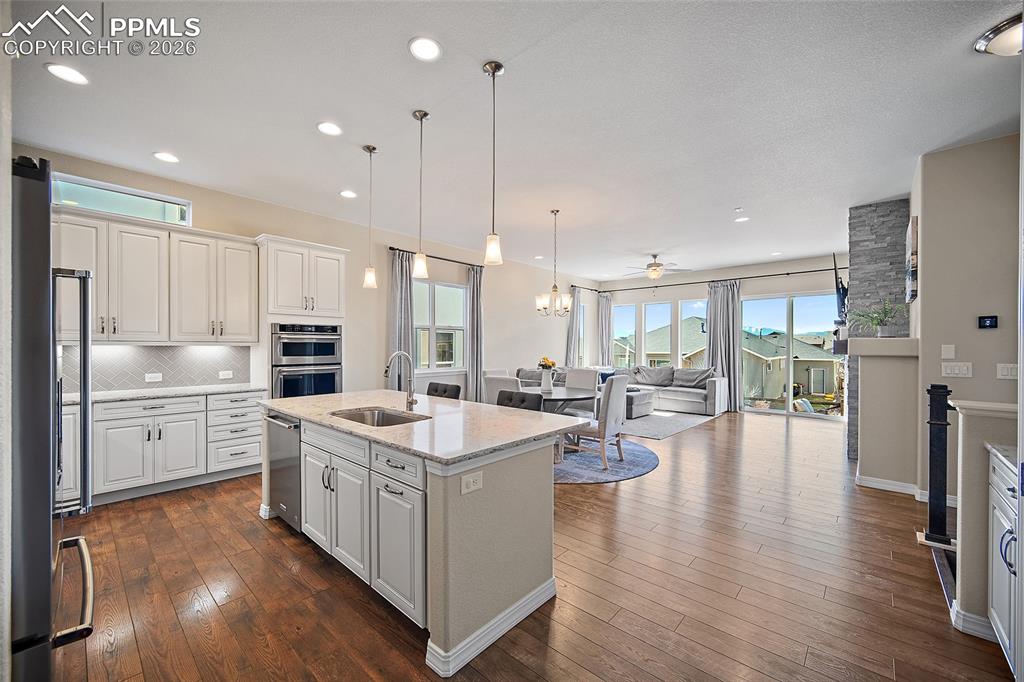 Image 2 of 48: Kitchen