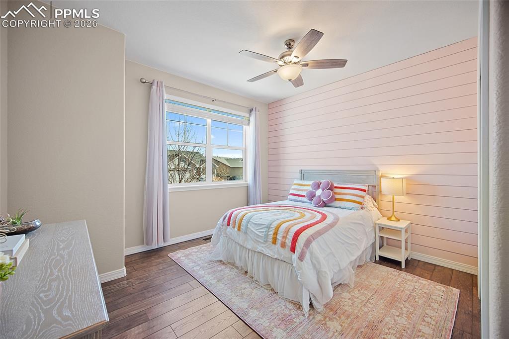 Image 23 of 48: Bedroom