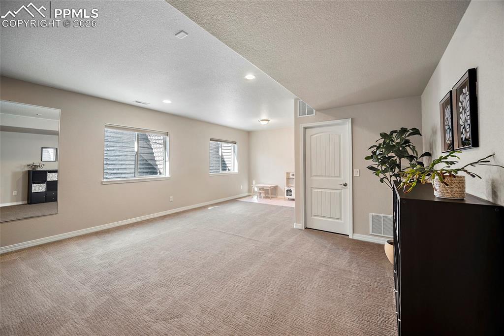 Image 29 of 48: Living Room