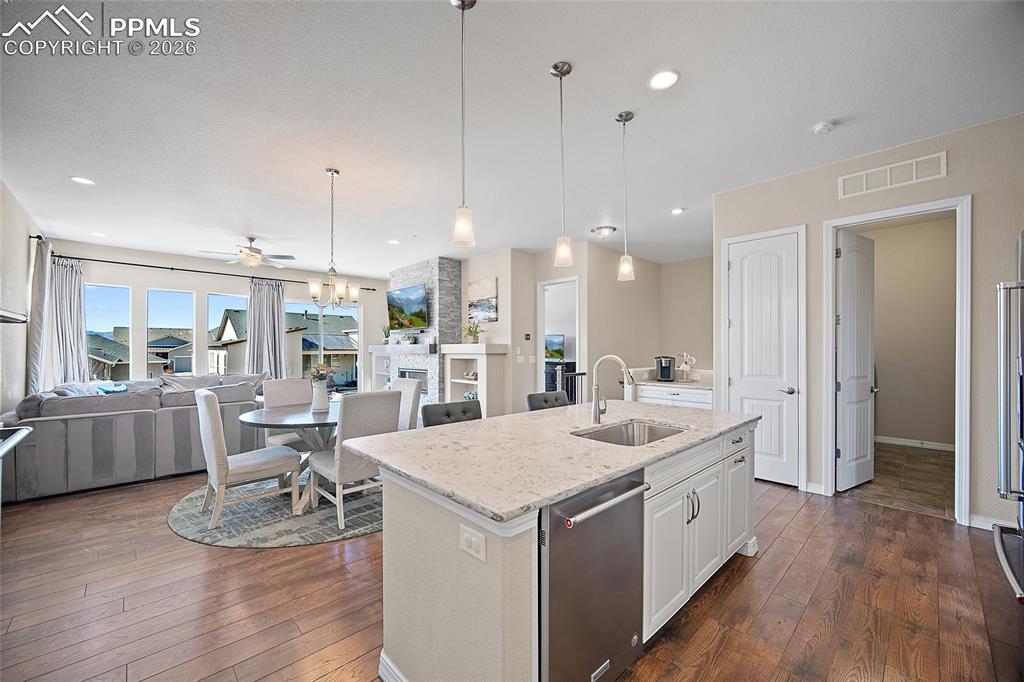 Image 3 of 48: Kitchen