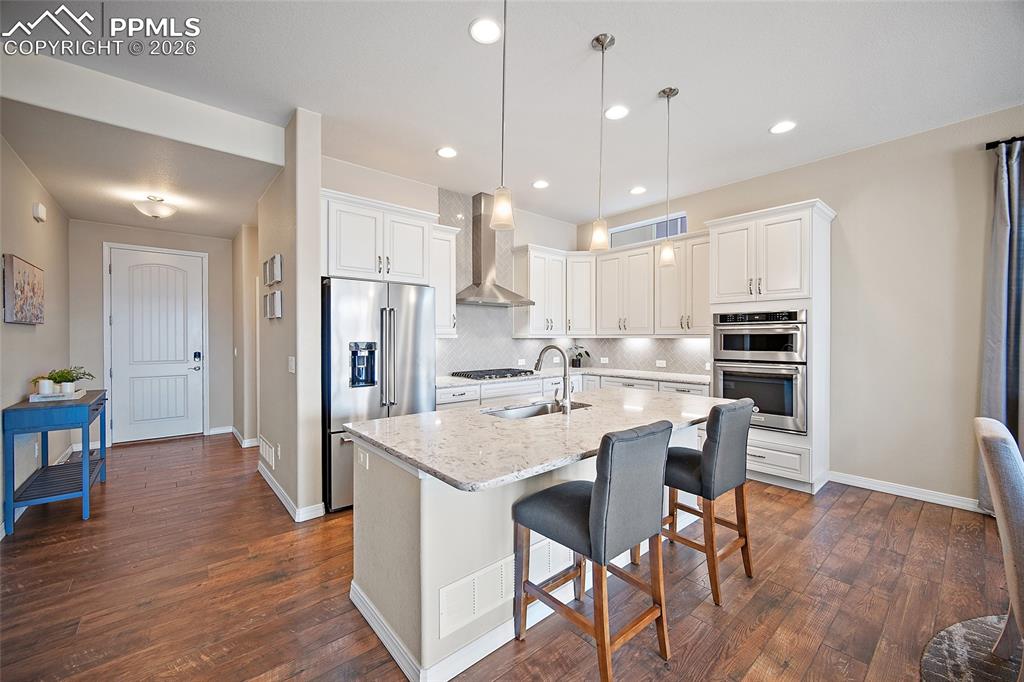 Image 5 of 48: Kitchen