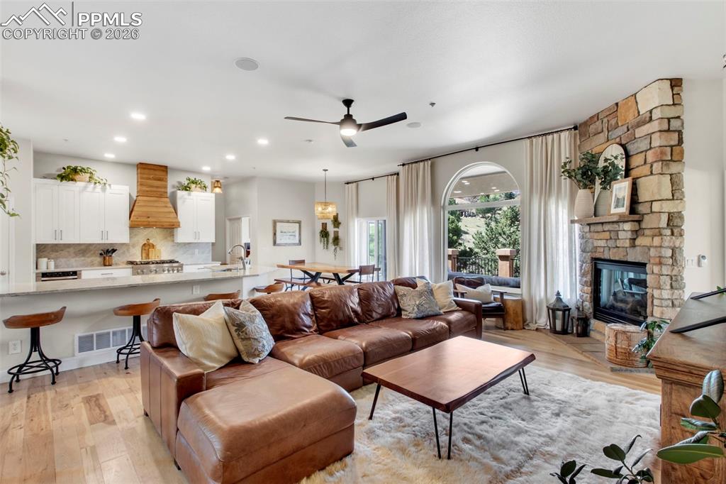 Image 15 of 49: Living Room