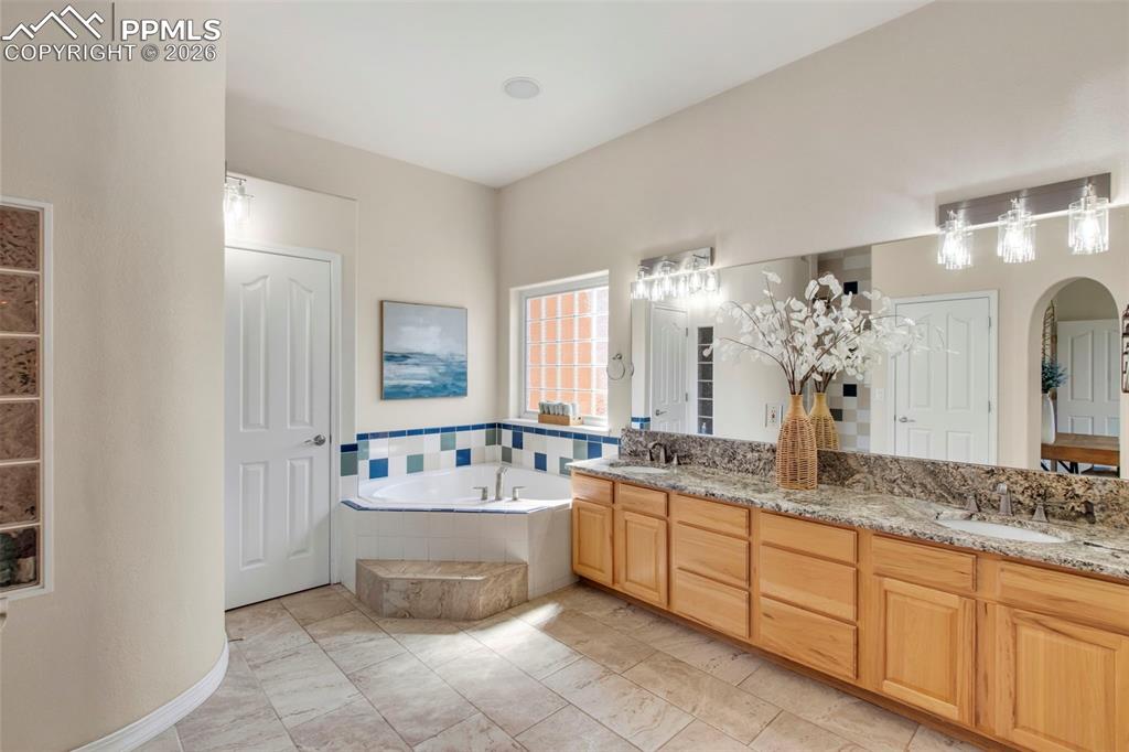 Image 25 of 49: Bathroom