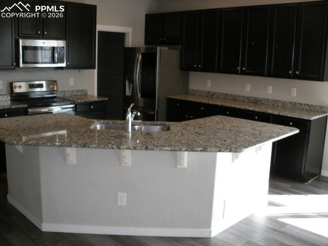 Image 11 of 44: Kitchen