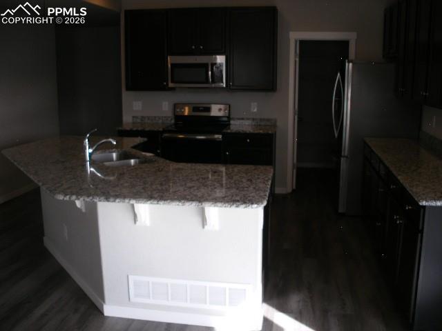 Image 12 of 44: Kitchen