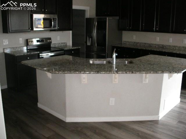 Image 14 of 44: Kitchen