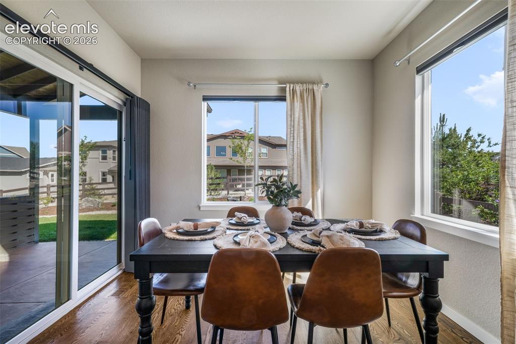 Image 12 of 50: Dining Area
