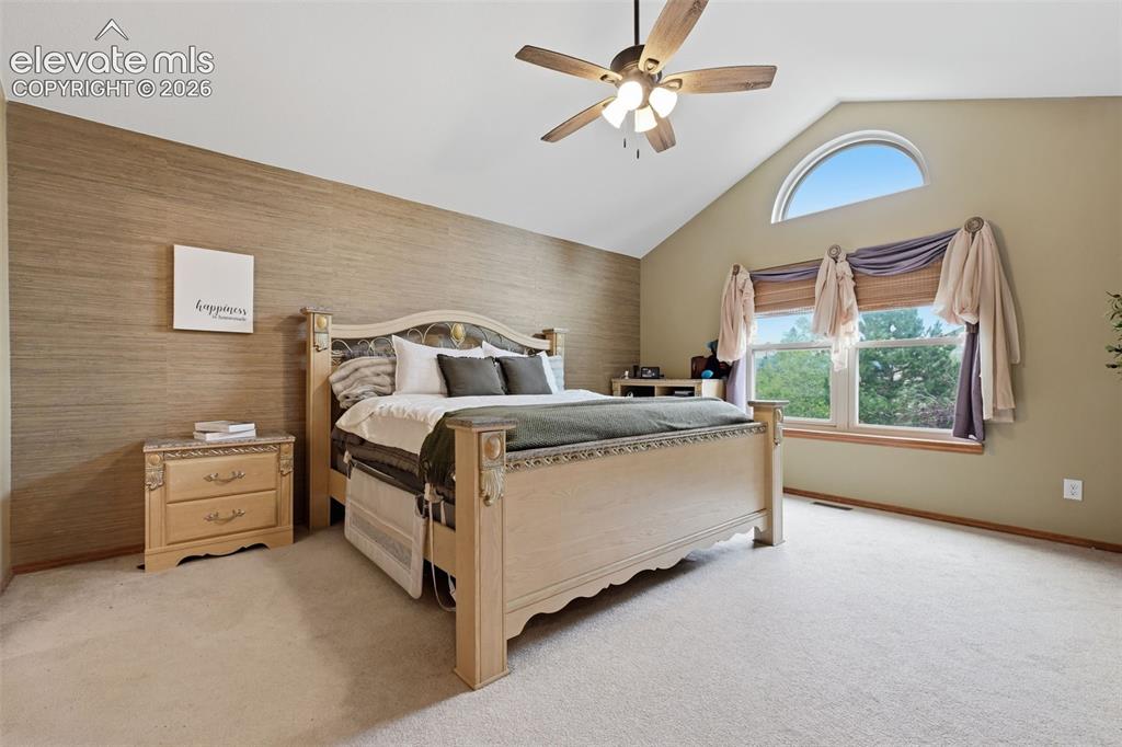 Image 12 of 28: Bedroom