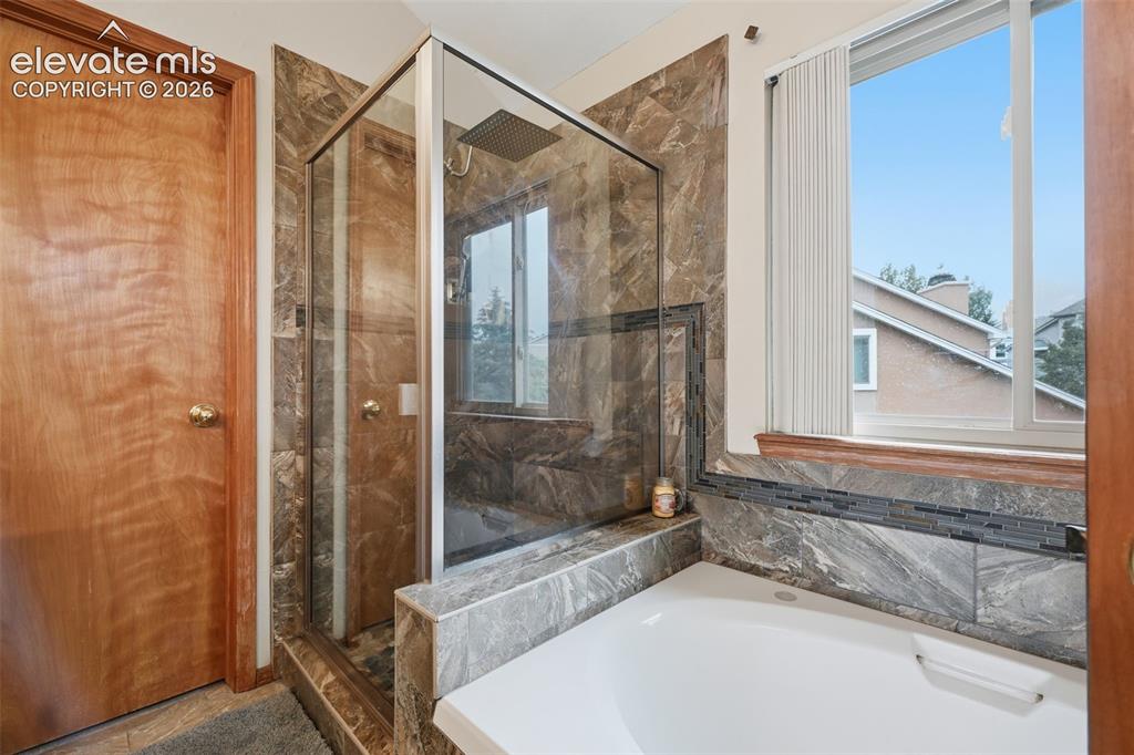 Image 13 of 28: Bathroom