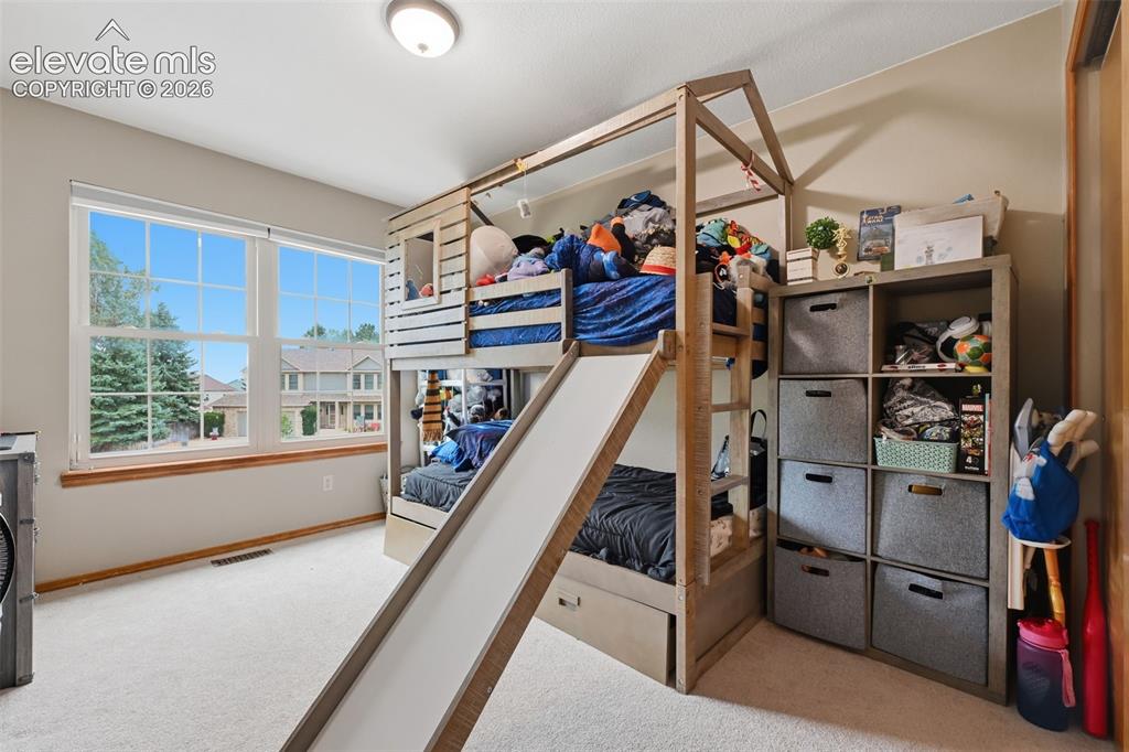 Image 18 of 28: Bedroom