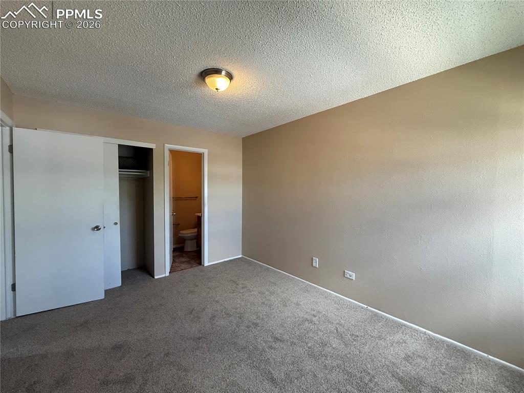 Image 19 of 33: Bedroom