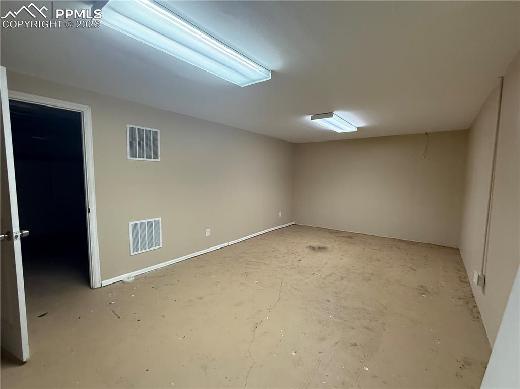 Image 23 of 33: Basement