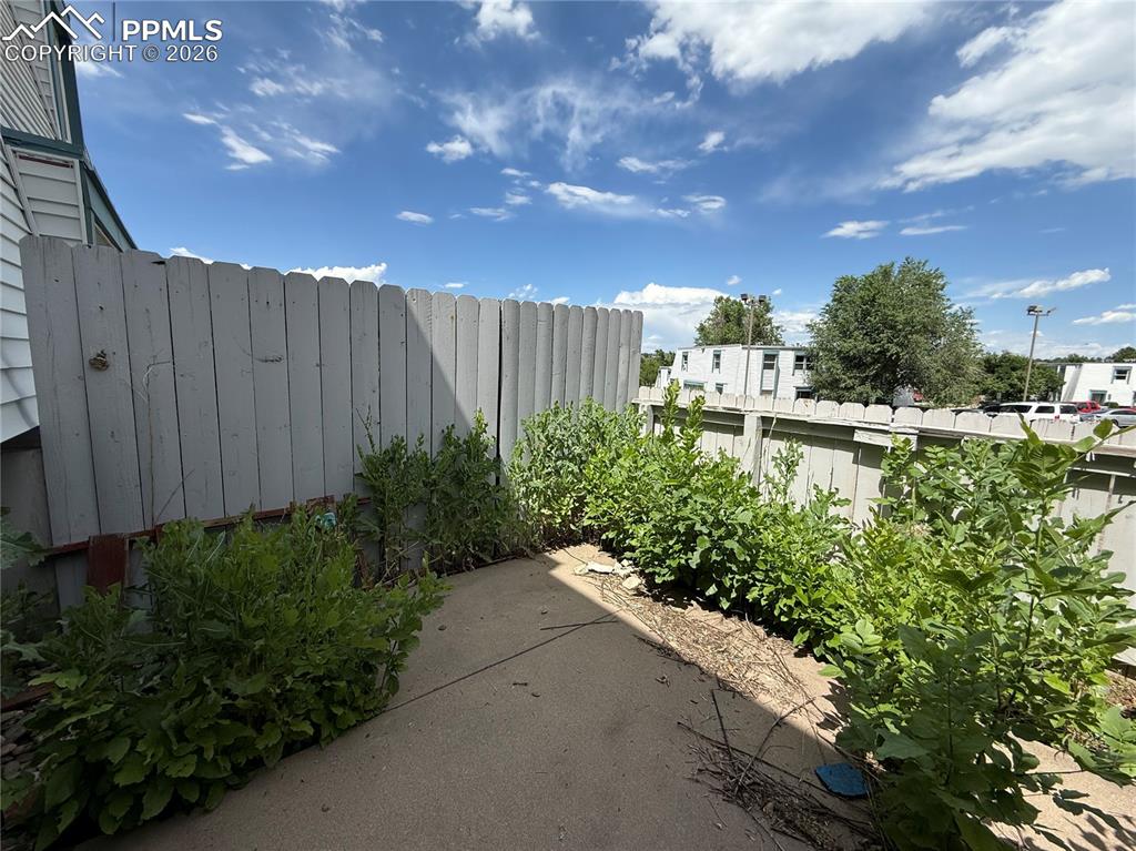 Image 31 of 33: Patio