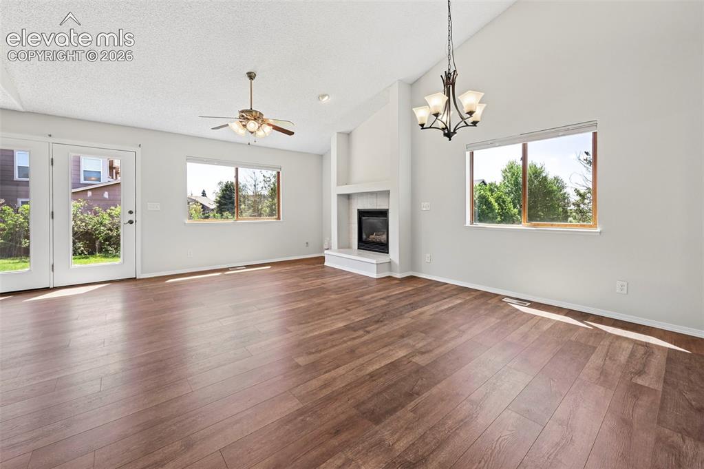 Image 11 of 42: Living Room