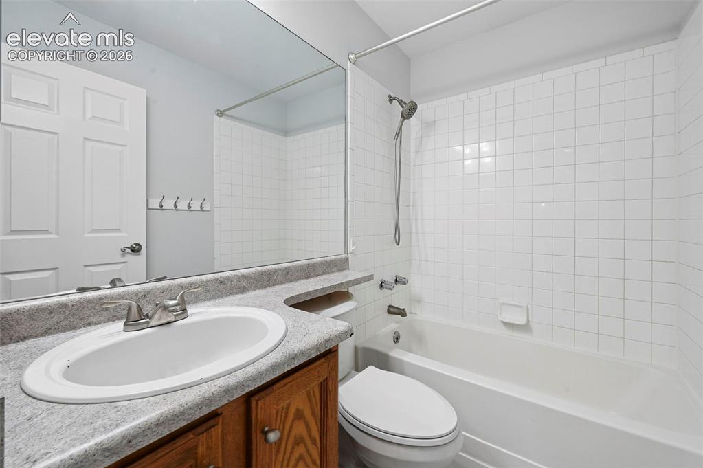 Image 24 of 42: Bathroom