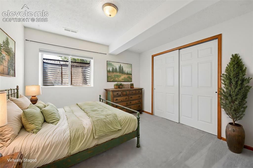 Image 32 of 42: Bedroom