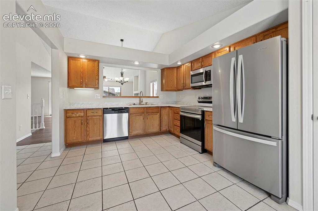 Image 5 of 42: Kitchen