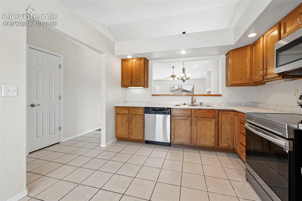 Image 6 of 42: Kitchen