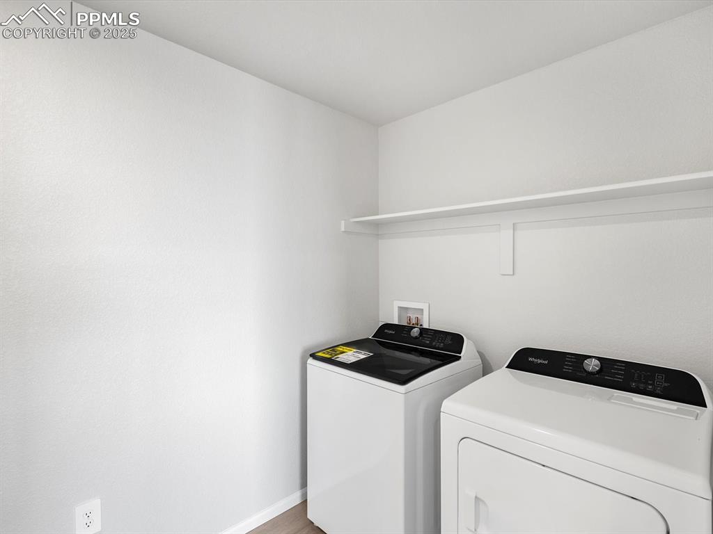 Image 15 of 25: Laundry