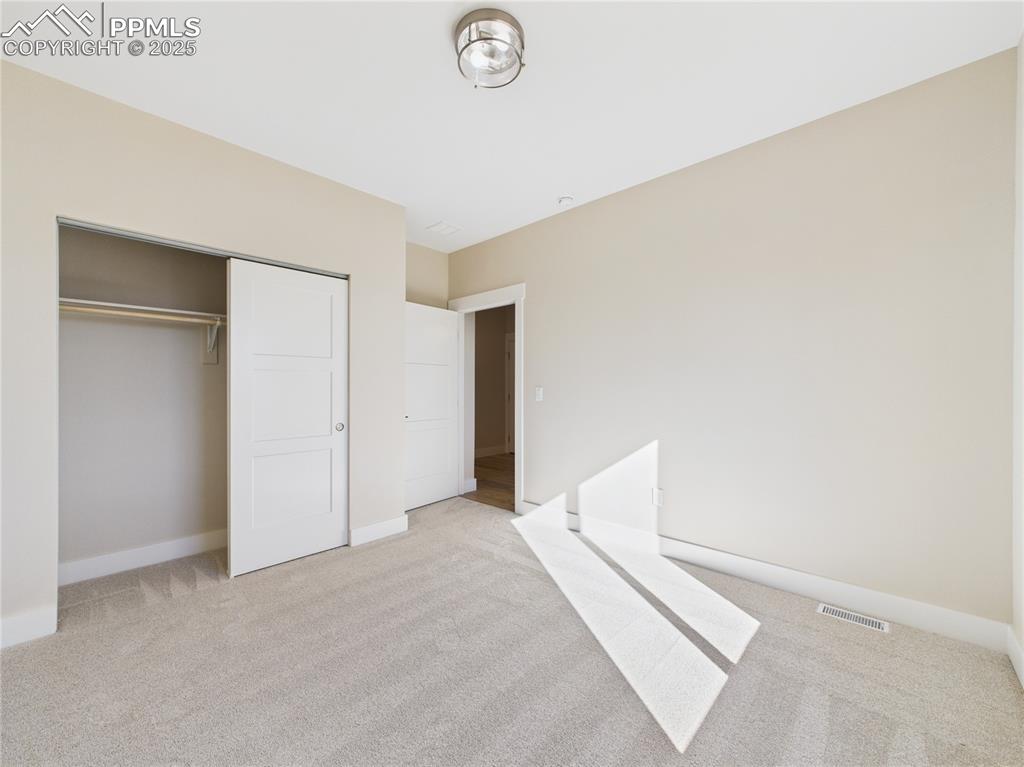 Image 10 of 36: Bedroom