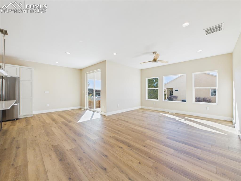 Image 18 of 36: Living Room