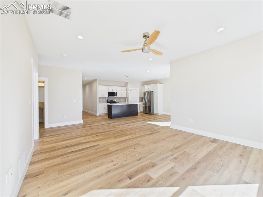 Image 20 of 36: Living Room