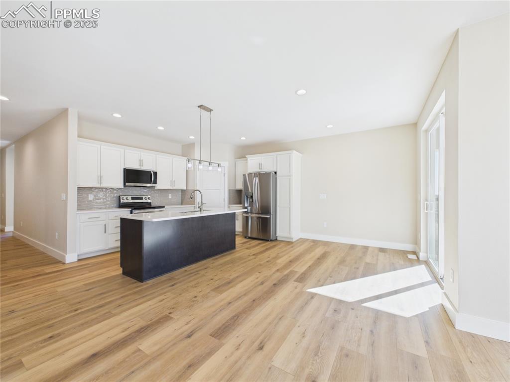 Image 22 of 36: Kitchen