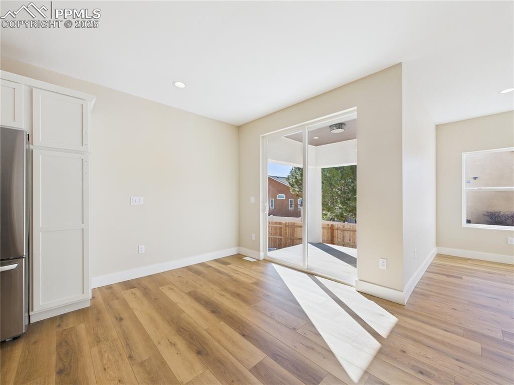 Image 23 of 36: Dining Area