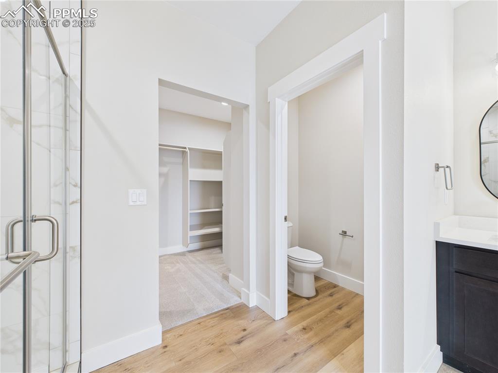 Image 30 of 36: Bathroom