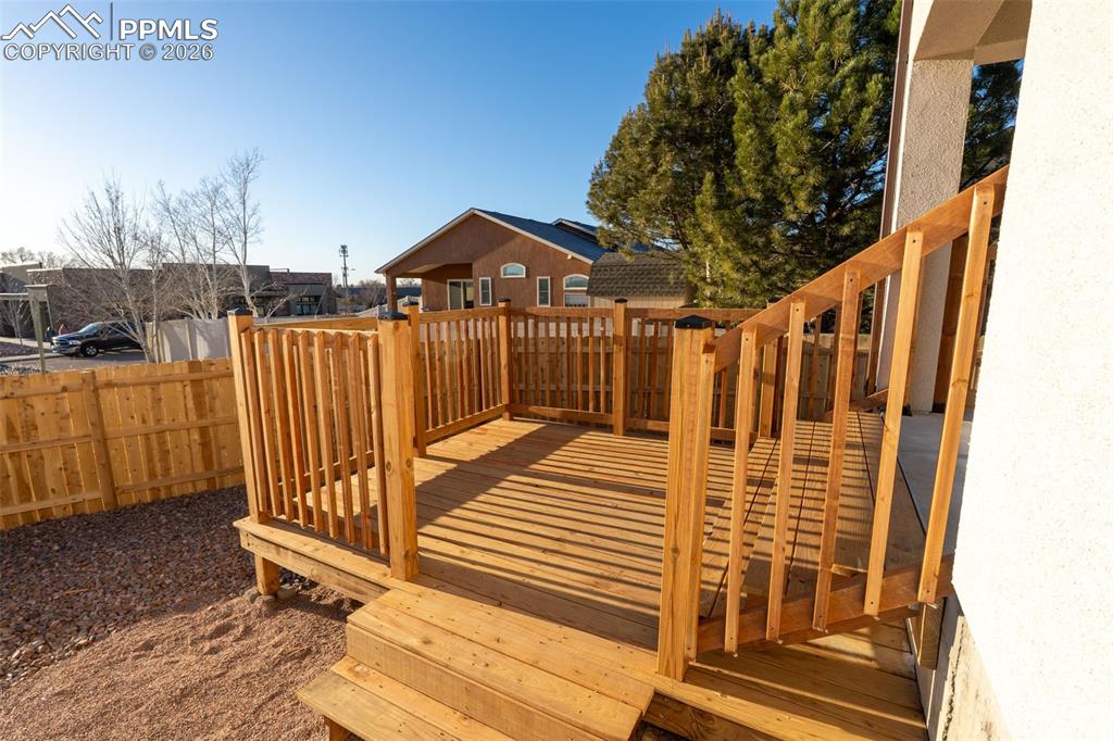 Image 37 of 44: Deck