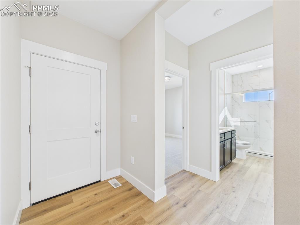 Image 5 of 36: Entry