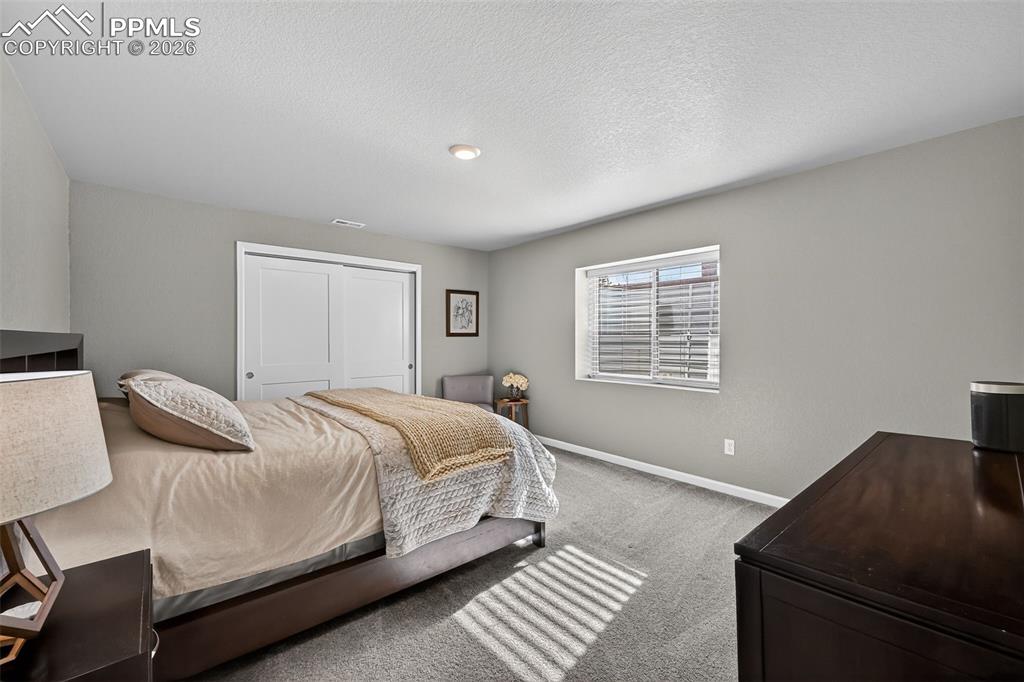 Image 25 of 31: Bedroom