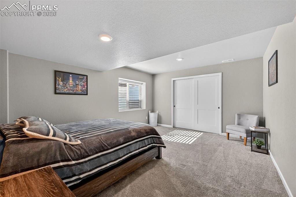 Image 28 of 31: Bedroom